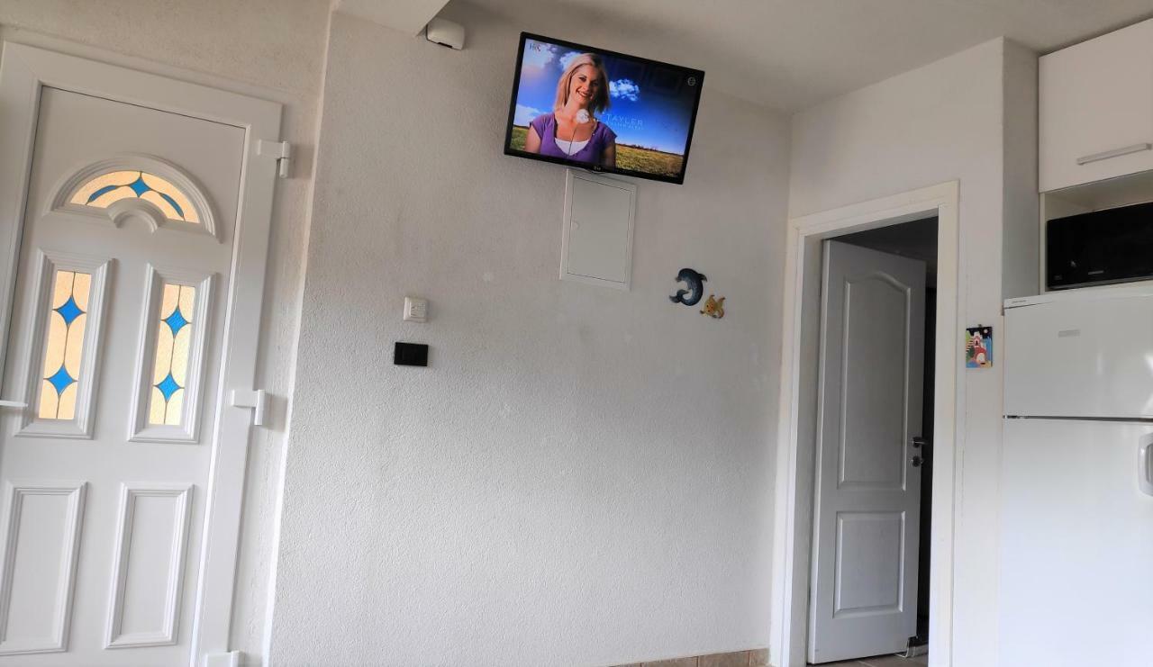 Villa Punta Blava - Beach Front, Ideal For Family Vacation With Kids, Large Terraces With Sea View, Internet, Netflix, No Pets Allowed 오브로박 외부 사진
