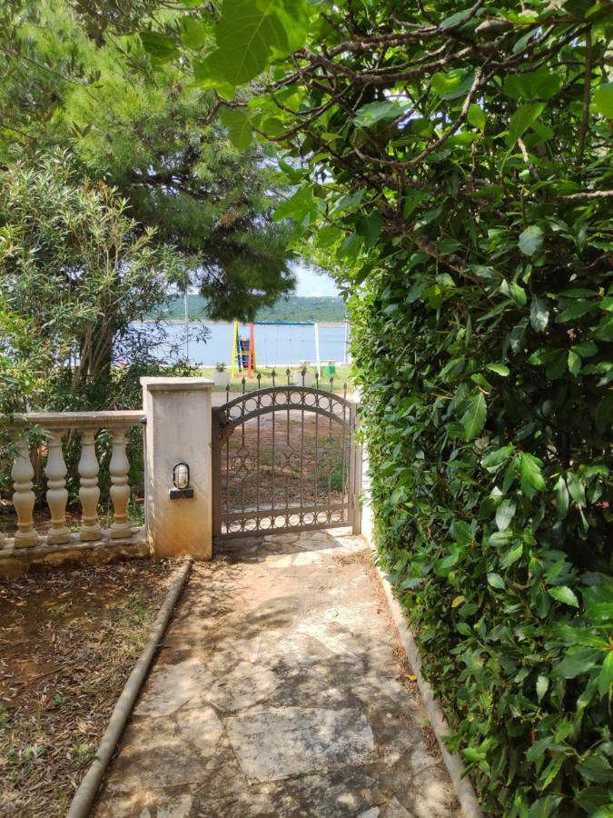 Villa Punta Blava - Beach Front, Ideal For Family Vacation With Kids, Large Terraces With Sea View, Internet, Netflix, No Pets Allowed 오브로박 외부 사진